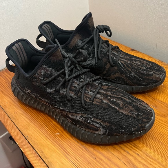 Yeezy Boost 350 V2 ‘MX Rock’ - Picture 5 of 5